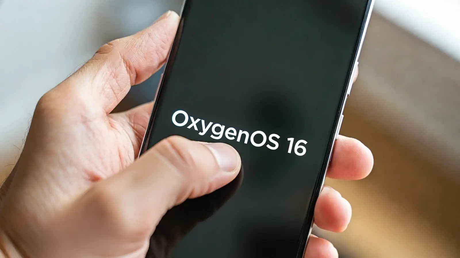 Пользователи OnePlus 13 сообщают о сбоях после обновления до OxygenOS 16