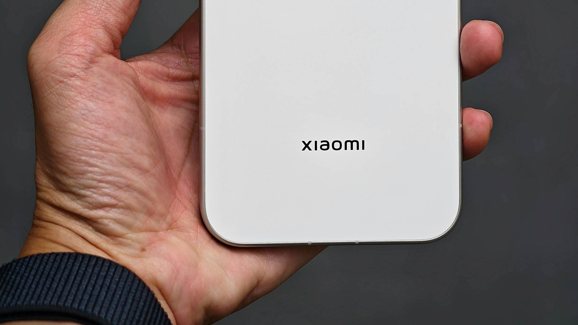 Xiaomi vy`pustila beta-obnovlenie HyperOS 3.0.300.8 dlya Xiaomi 17 Pro